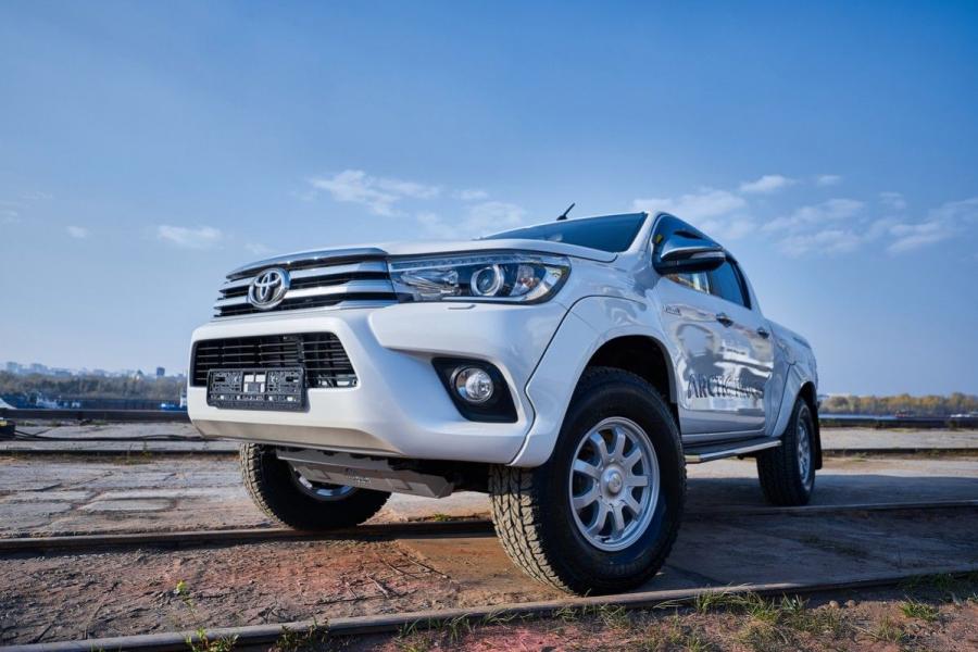  Toyota Hilux NG AT33 by Arctic Trucks 2016 года  (фото 10 из 11)